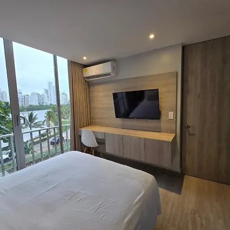 Con Balcón Y Vista Al Apartamento