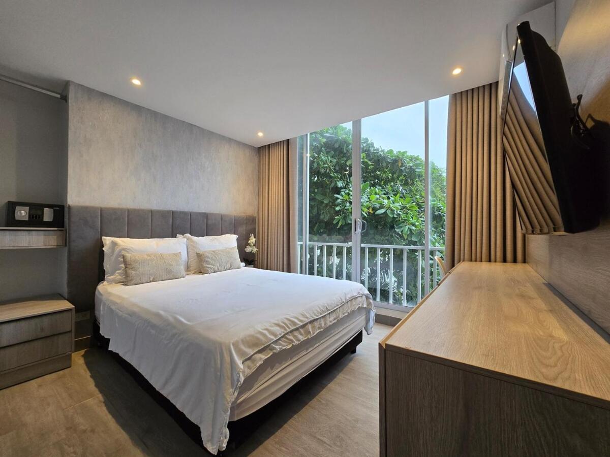 Con Balcón Y Vista Al *